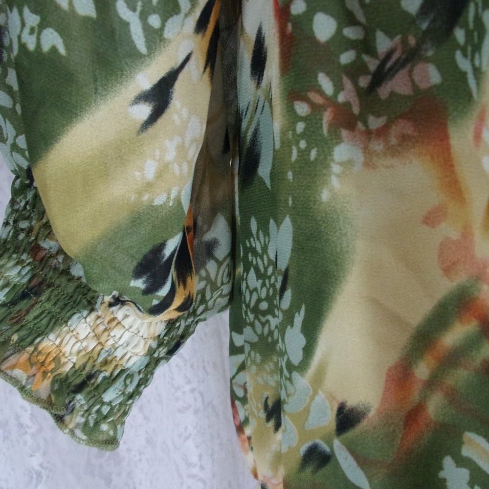 Blue Velvet Brand In An Olive Orange Print Polyester Blouse - Picture 3 of 4
